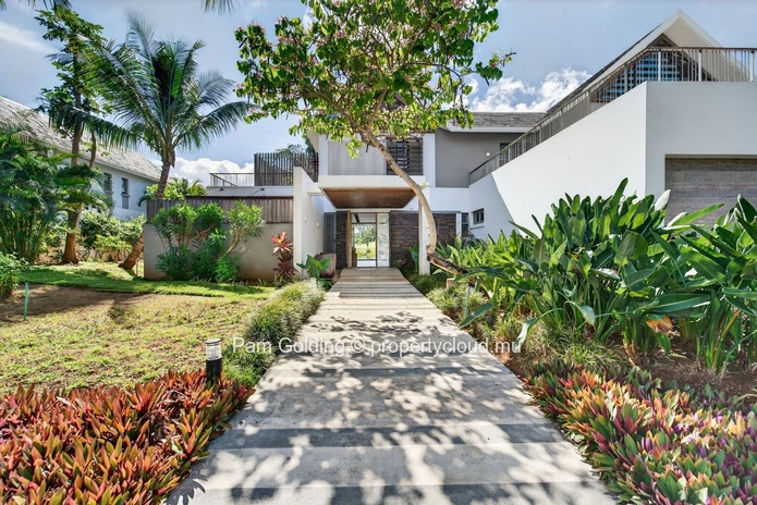 Exceptional 5-Bedroom Villa with Golf View | Mont Choisy Le Parc, Grand Baie – Mauritius