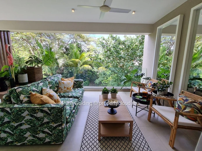 Appartement 2 chambres à l’étage à Pointe aux Canonniers – 204,84 m²