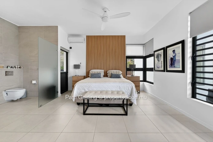 Panoramic 3-Bedroom Penthouse in Tamarin – Rooftop Jacuzzi, Ocean & Mountain Views