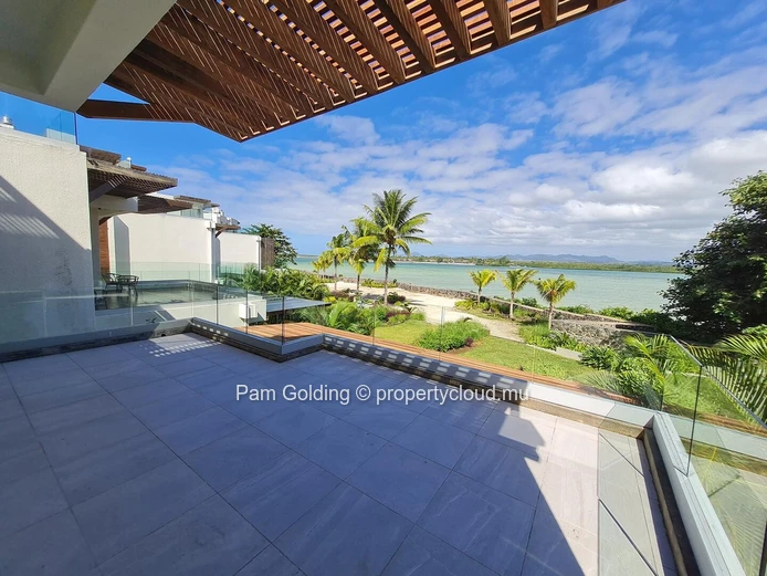 For Sale | 4 bedroom, North-East Coast Townhouse with exceptional views!