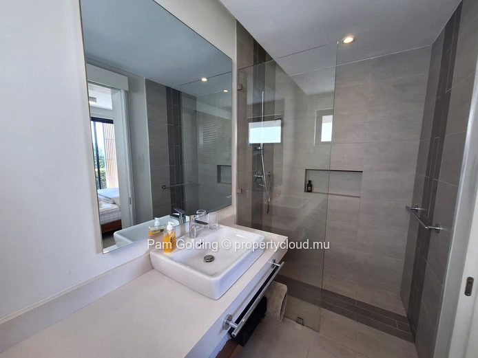 Appartement de 3 chambres en suite avec jardin et vue sur l’océan à Tamarin – Côte ouest de l’île Maurice