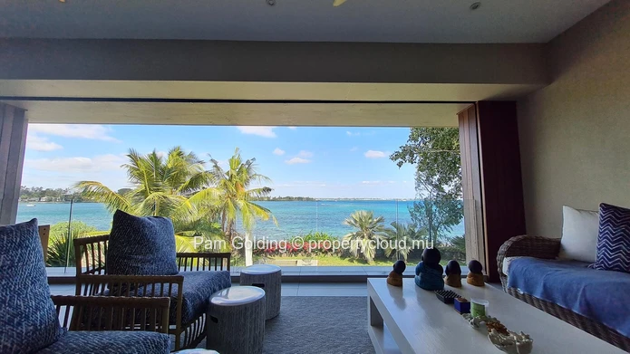 Beachfront Apartment for Sale in Pereybère 
