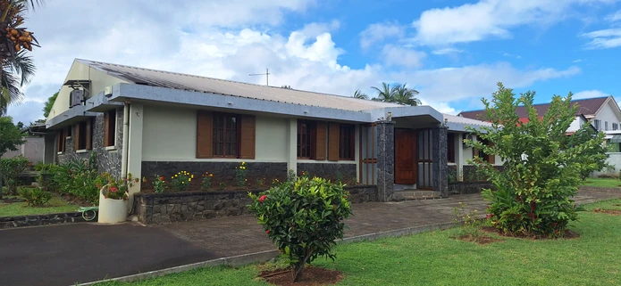 Exceptional Multi-Building Estate for Sale – Avenue Ollier, Quatre Bornes (Sole Mandate)