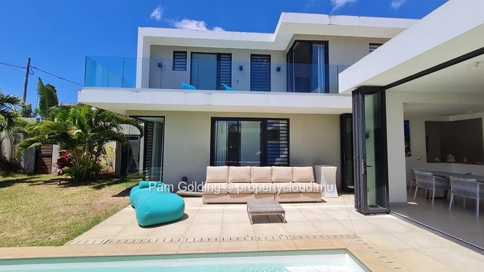 Elegant 4-Bedroom Villa with Private Pool | Old Mills, Pereybere
