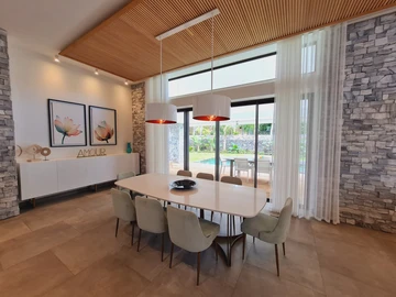 4 Bedroom Villa