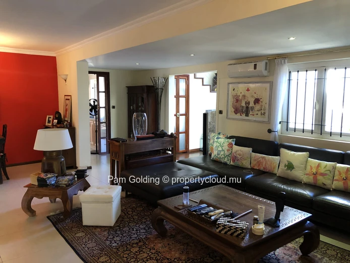 House with a charm 4 bedroom plus an independent studio