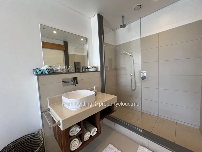 Appartement de Deux Chambres à La Balise Marina – Anneau Privé & Accès Direct à l’Océan