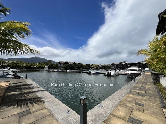 Appartement de Deux Chambres à La Balise Marina – Anneau Privé & Accès Direct à l’Océan