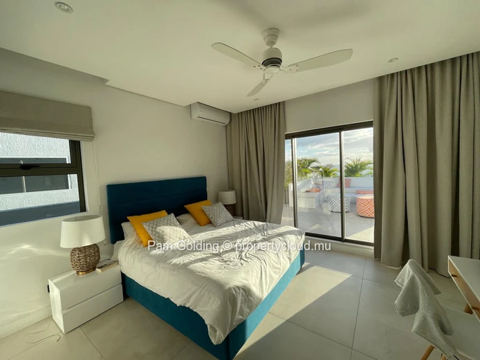 Penthouse for rental in Tamarin.