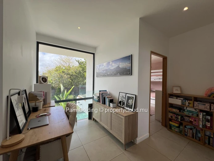 Villa Élégante de 3 Chambres en Suite à Akasha, Cap Tamarin – Piscine Privée, Jardin & Vie en Smart City