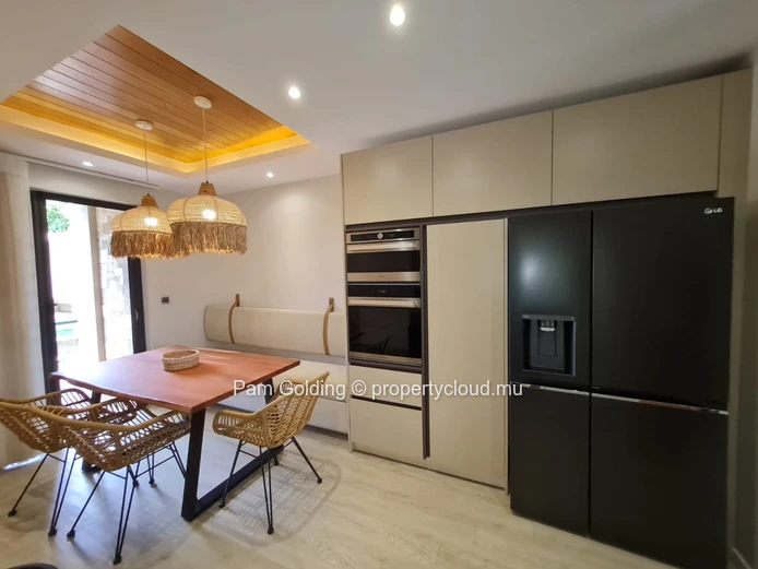 Au cœur de la prestigieuse résidence Waterway Residence Apartments (Mandat exclusif)