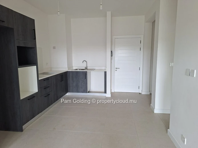 Appartement neuf de 2 chambres à vendre à Beau Plan, idéalement situé entre Port Louis et Grand Baie.