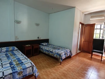 7 Bedroom House