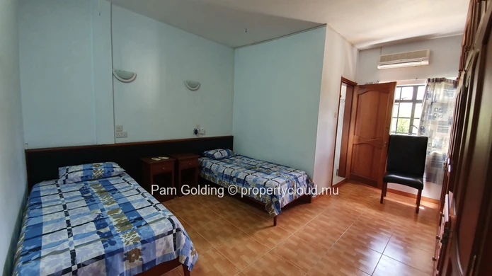 7-bedroom house with spacious rooms