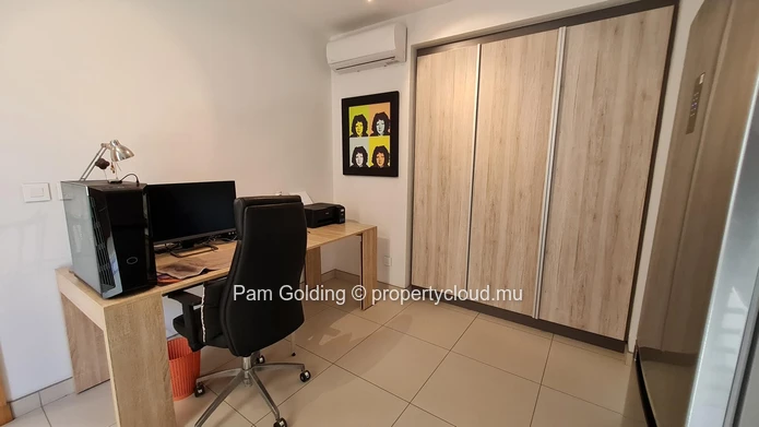 Elegant 4-Bedroom Villa with Private Pool | Old Mills, Pereybere