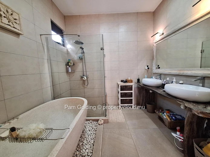 Tranquil 3-Bedroom Villa in Komaneka Estate, Black River, Mauritius