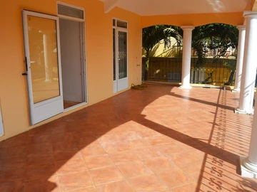 6 Bedroom House