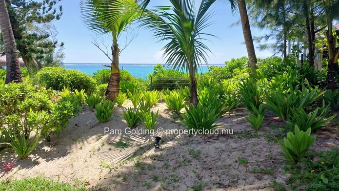Belle Mare – Appartement en Bord de Mer à Louer – Pam Golding Mauritius