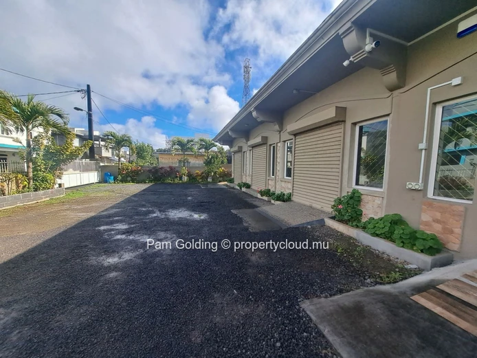 Espace commercial de 128m2 à louer à Curepipe