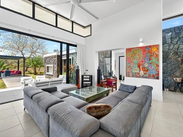 5 Bedroom Villa