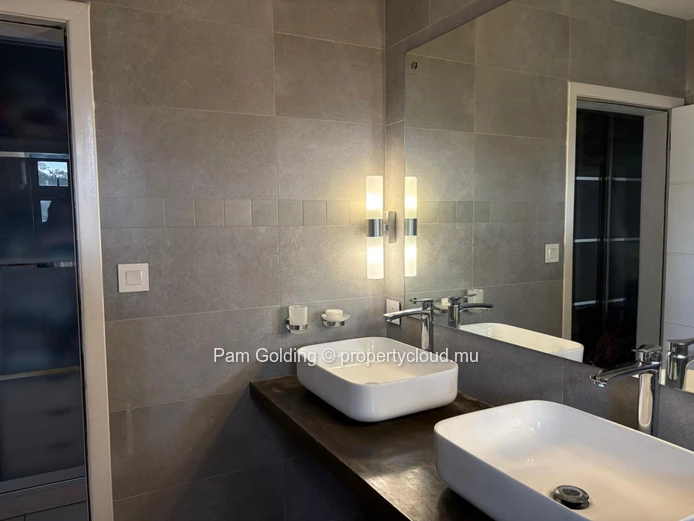 3-Bedroom Ground Floor Apartment for Rent – Bright, Central & Coastal Living