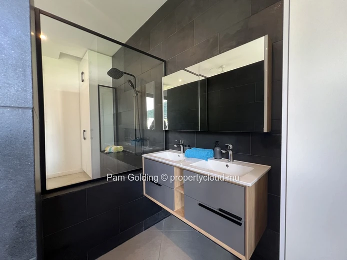 Penthouse de 3 chambres en suite au cœur de Tamarin avec vues mer et montagne et piscine privative