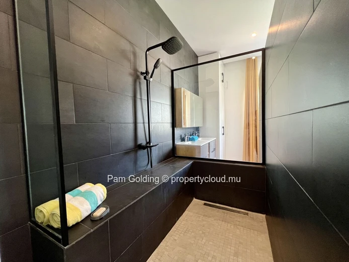 Penthouse de 3 chambres en suite au cœur de Tamarin avec vues mer et montagne et piscine privative