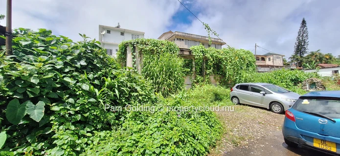 Terrain Exceptionnel à Curepipe – Emplacement de Premier Choix au Potentiel Infini !