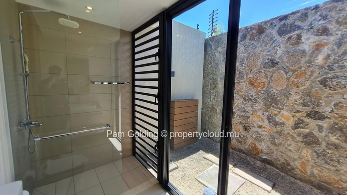 Elegant 4-Bedroom Villa with Private Pool | Old Mills, Pereybere