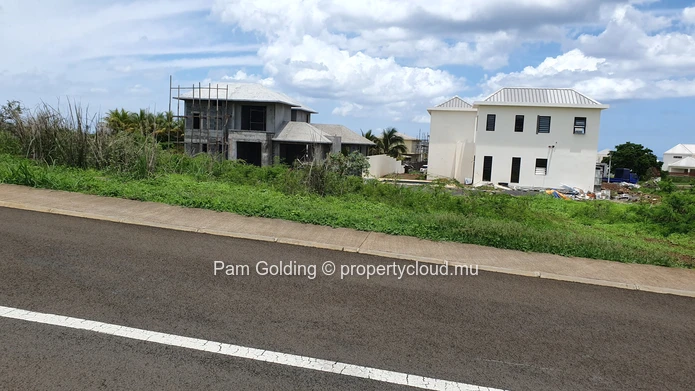 Parcelle de terrain à vendre dans un domaine fermé