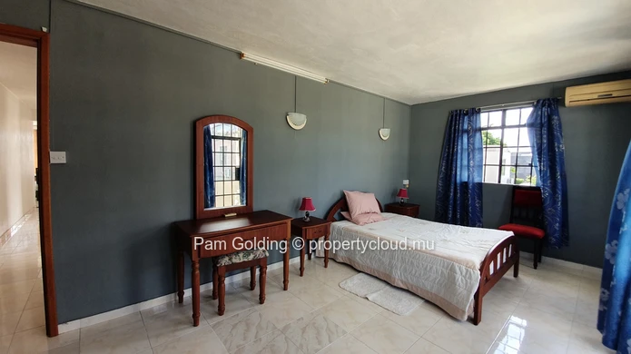 7-bedroom house with spacious rooms
