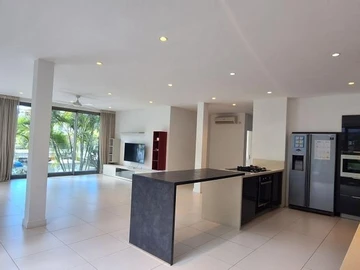 5 Bedroom Villa