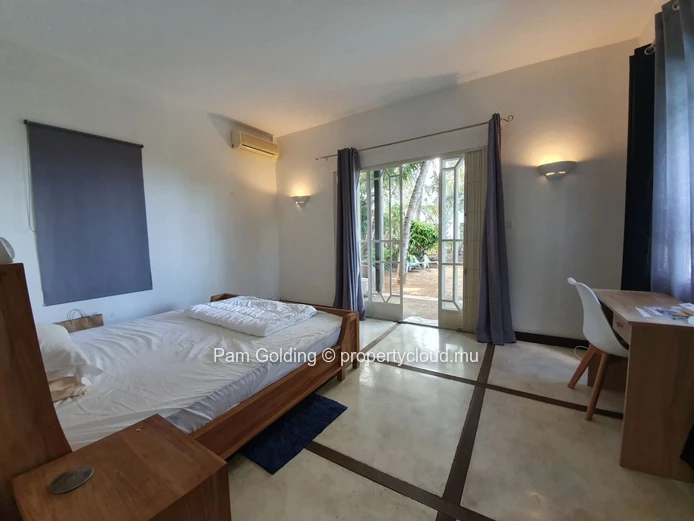 Villa with views of the sea and the mountains