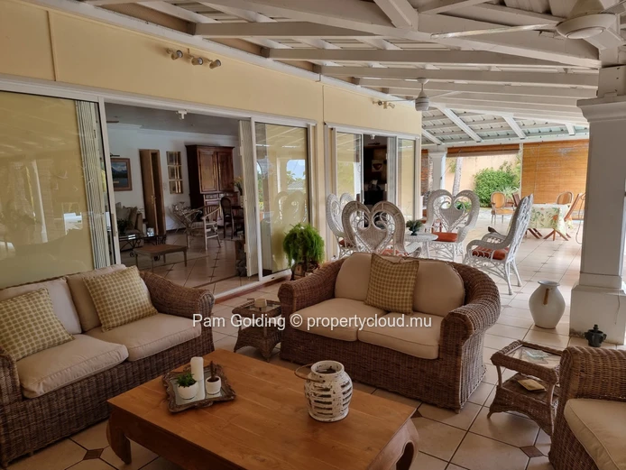 Charming 4-bedroom house nestled in the picturesque village of Tamarin