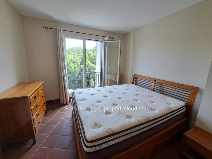 Charmant Duplex de 2 Chambres à Louer à Proximité de Port Louis