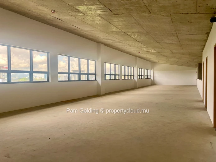 AVA Technopark – Espace commercial premium à louer à Côte d’Or