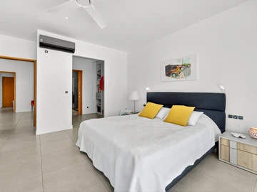 5 Bedroom Villa