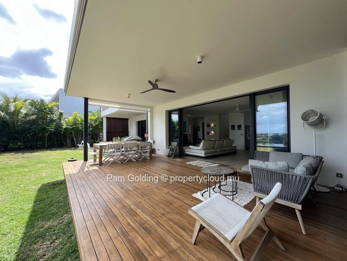 Villa Contemporraine a vendre a Akasha PDS