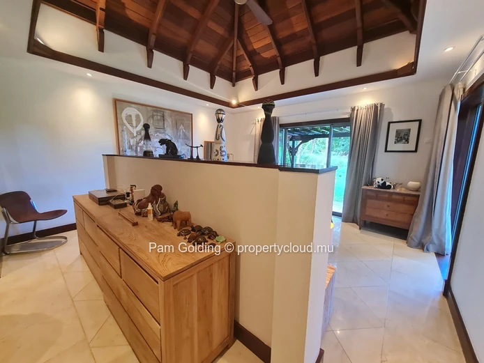 Elégante villa sur l'île avec un style de vie de villégiature à Villas Valriche.