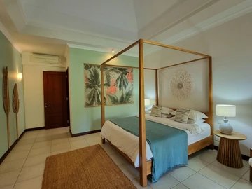 4 Bedroom Villa