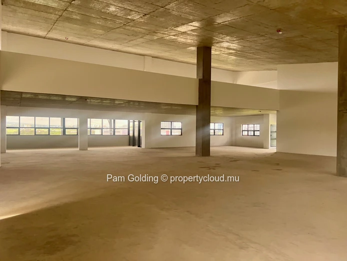 AVA Technopark – Espace commercial premium à louer à Côte d’Or