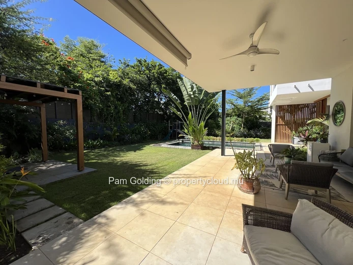 Villa Élégante de 3 Chambres en Suite à Akasha, Cap Tamarin – Piscine Privée, Jardin & Vie en Smart City
