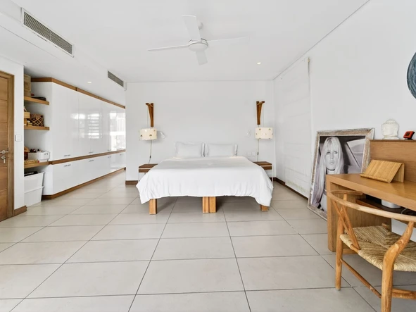 5 Bedroom Villa