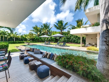 4 Bedroom Villa