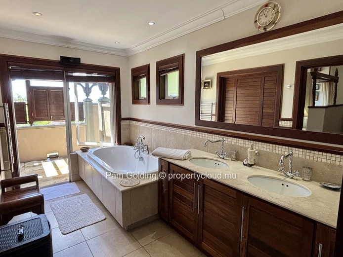 Live in Villa Valriche - surrounded by nature.