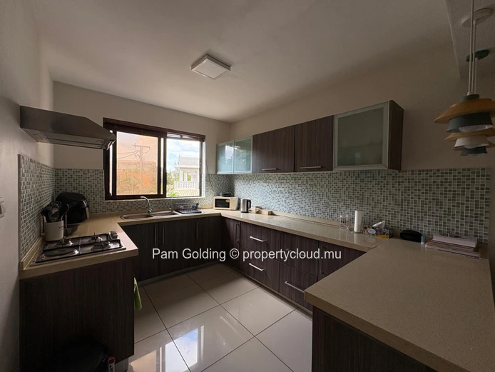 3-Bedroom Ground Floor Apartment for Rent – Bright, Central & Coastal Living