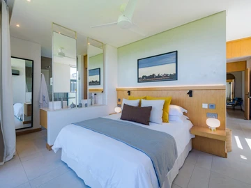 5 Bedroom Villa