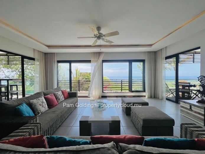 3-Bedroom Ensuite Apartment in Tamarin – Panoramic Ocean Views
