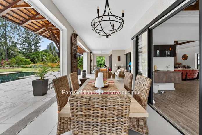 Four-Bedroom Luxury Villa in Tamarina Golf Estate - Private Pool & Beach Club Access