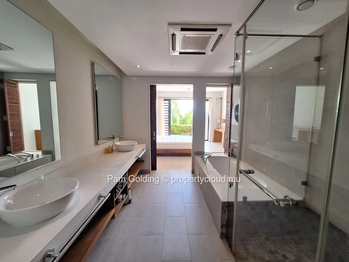 Appartement de 3 chambres en suite avec jardin et vue sur l’océan à Tamarin – Côte ouest de l’île Maurice